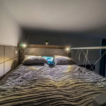 Διαμέρισμα Perfect Chic Downtown Loft - B1 *