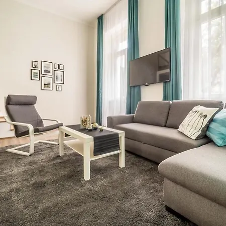 Perfect Chic Downtown Loft - B1 *